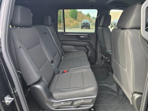 New 2026 Chevrolet Suburban LS image 23