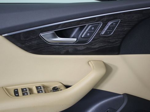 Used 2021 Audi Q8 Premium Plus w/ Premium Plus Package image 23