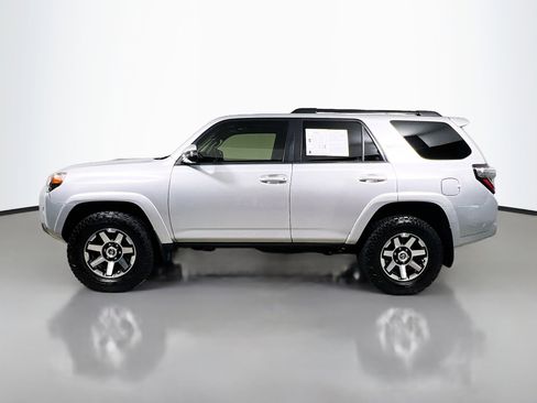 Used 2019 Toyota 4Runner TRD Off-Road Premium AWD/4WD image 9
