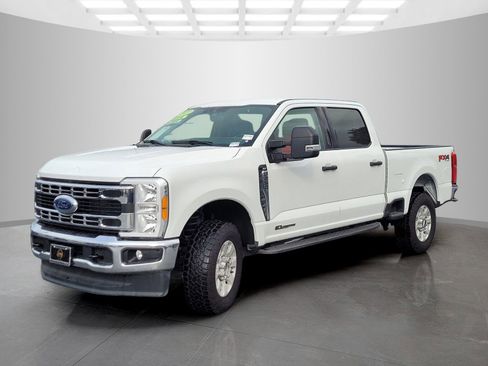 Used 2023 Ford F250 XLT w/ FX4 Off-Road Package AWD/4WD image 8