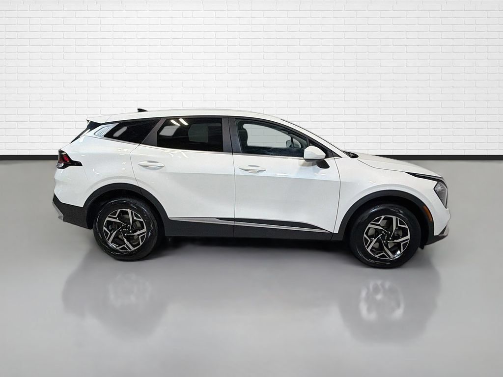 Used 2023 Kia Sportage LX AWD/4WD image 10