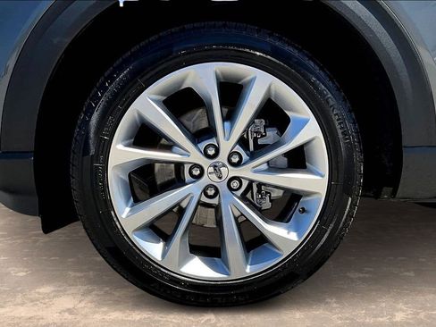 Used 2023 Ford Explorer Platinum w/ Technology Package AWD/4WD image 36