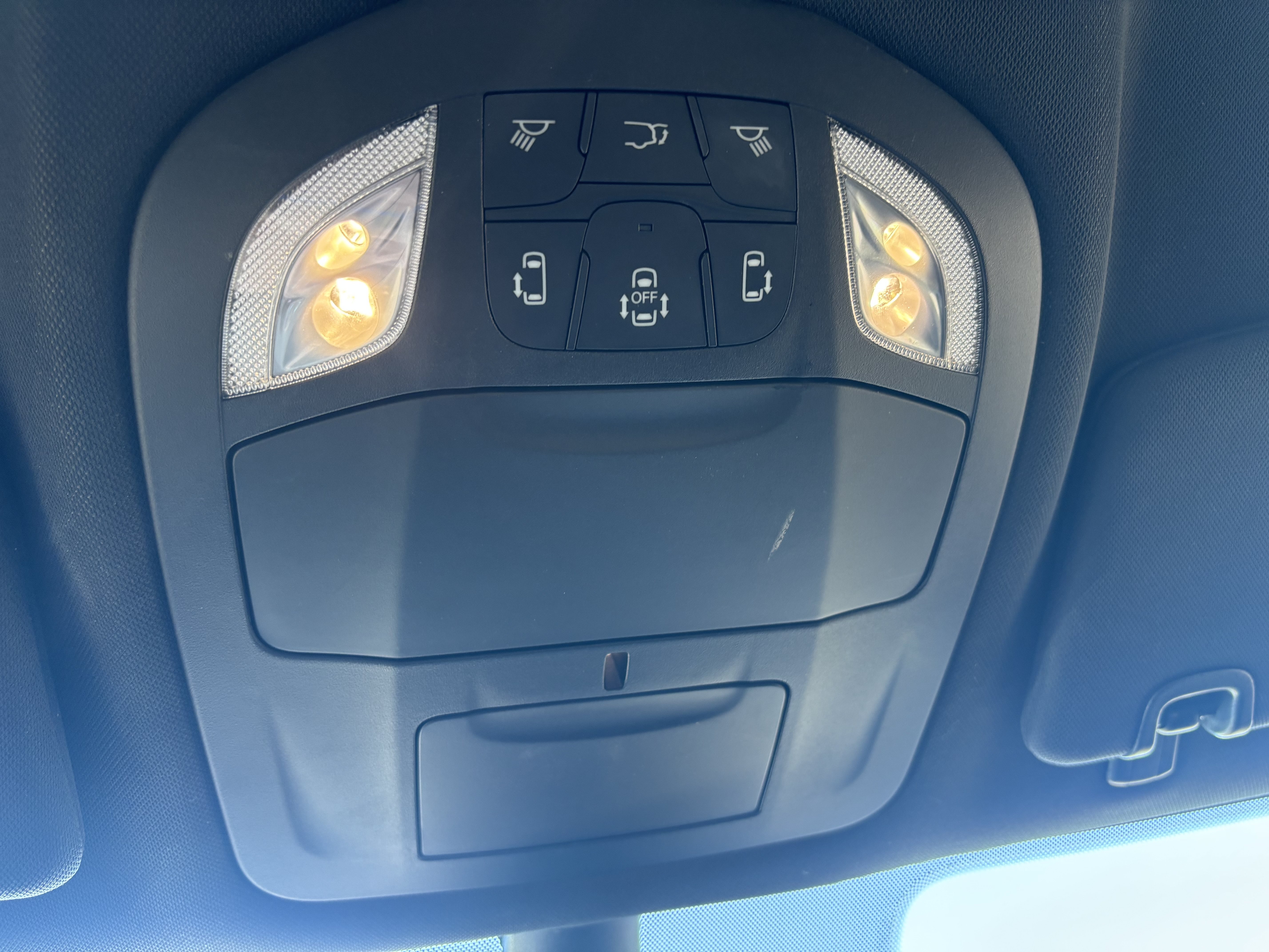 Used 2025 Chrysler Pacifica Select FWD image 23