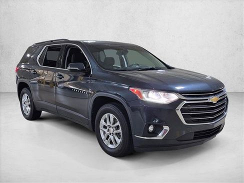Used 2020 Chevrolet Traverse LT FWD image 3