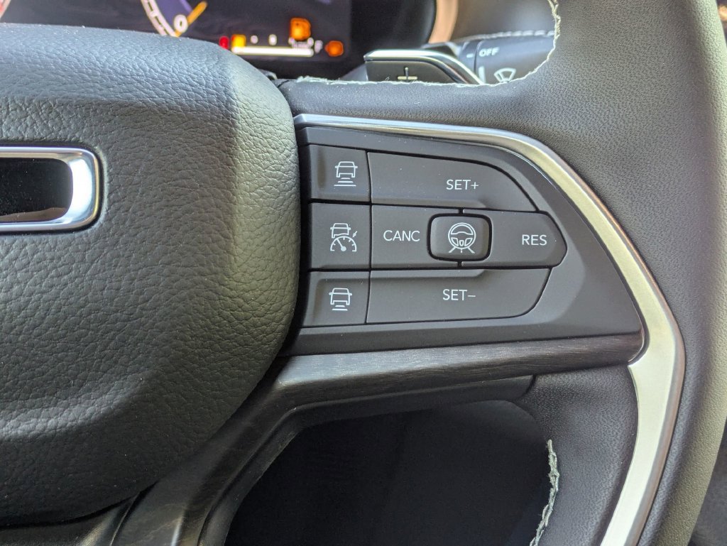 New 2026 Jeep Grand Cherokee Altitude AWD/4WD image 16