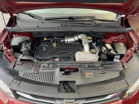 Used 2022 Chevrolet Trax LT w/ LT Convenience Package image 10