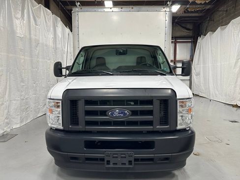 Used 2024 Ford E-350 and Econoline 350 Super Duty image 2