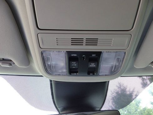 Used 2025 Honda Odyssey EX-L image 40