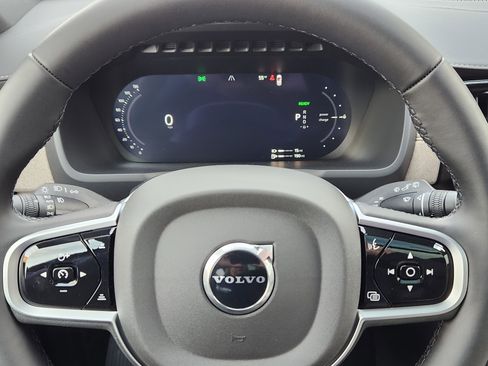 New 2026 Volvo XC90 T8 Plus w/ Protection Package Premier image 9