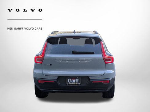Used 2025 Volvo EX40 Core w/ Climate Package image 4