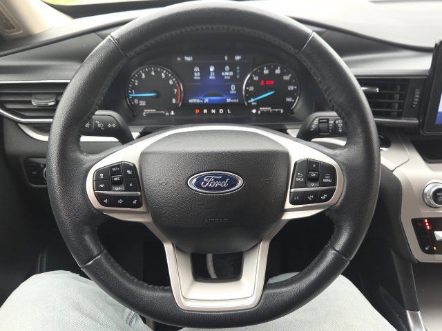 Used 2023 Ford Explorer XLT w/ Equipment Group 202A AWD/4WD image 40