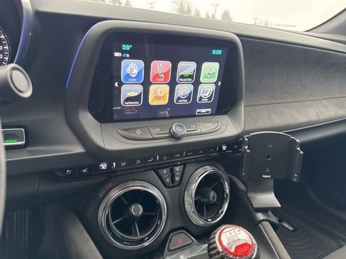 Used 2018 Chevrolet Camaro ZL1 image 9