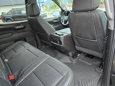 Used 2025 Chevrolet Silverado 1500 LTZ w/ LTZ Premium Package image 18