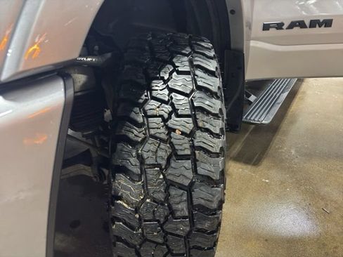 Used 2025 RAM 1500 Limited AWD/4WD image 17