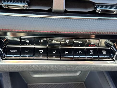 New 2026 Chevrolet Equinox RS w/ LPO, Floor Liner Package image 21