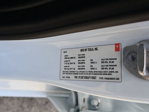 Used 2018 Tesla Model 3 Long Range AWD/4WD image 47