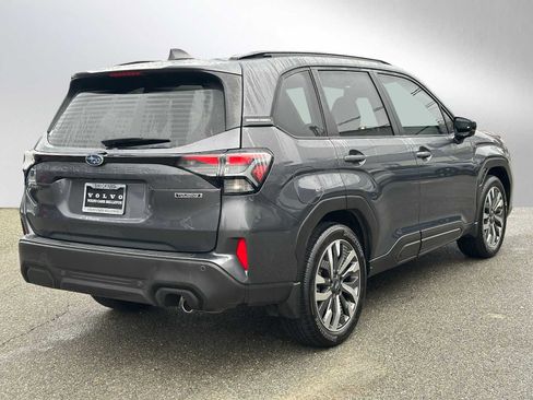 Used 2025 Subaru Forester Touring image 3
