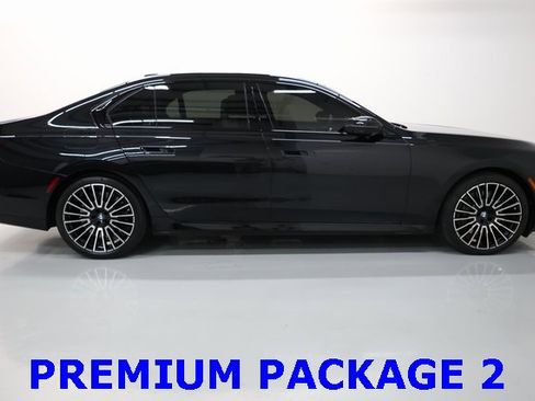 Used 2024 BMW 760i xDrive w/ Executive Package image 10