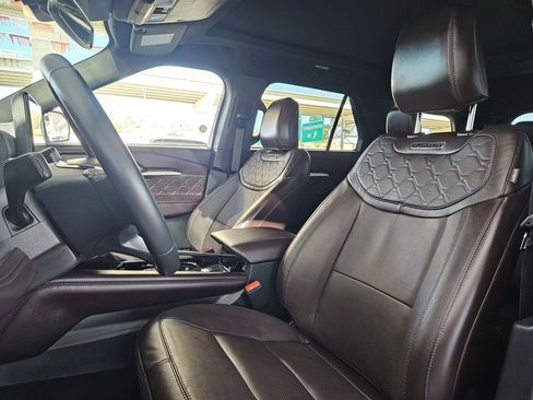 Used 2025 Ford Explorer Platinum w/ LUX Leather Package image 15