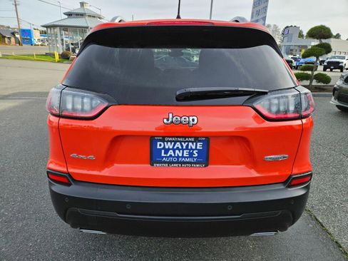 Used 2021 Jeep Cherokee Latitude Lux w/ Comfort/Convenience Group image 4