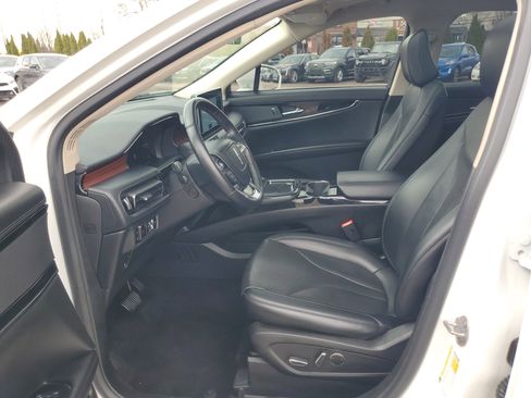 Certified 2023 Lincoln Nautilus Reserve image 12