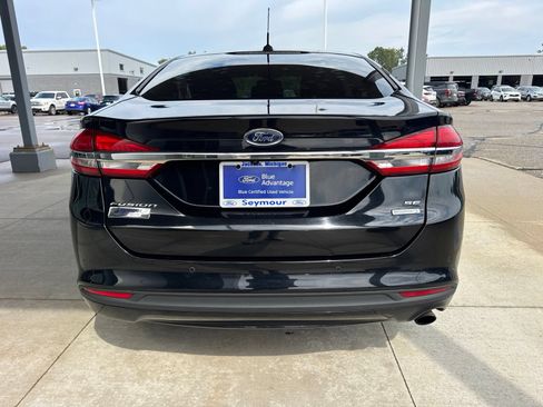 Certified 2018 Ford Fusion SE w/ Fusion SE Technology Package FWD image 6