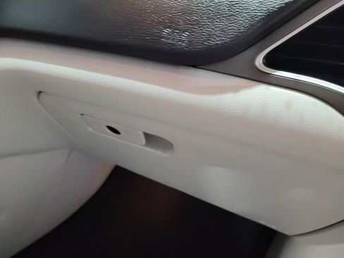 Used 2019 Jeep Cherokee Limited image 61