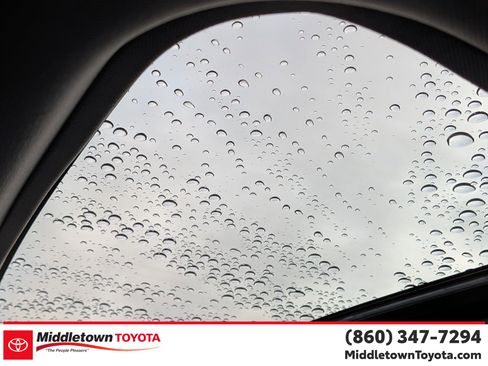 Certified 2021 Toyota Camry XLE w/ Navigation Upgrade Package image 29