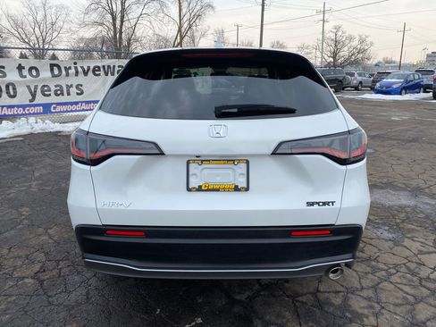 Certified 2023 Honda HR-V Sport image 3