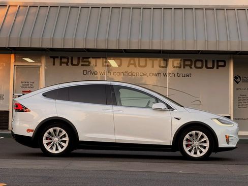 Used 2020 Tesla Model X Performance AWD/4WD image 5