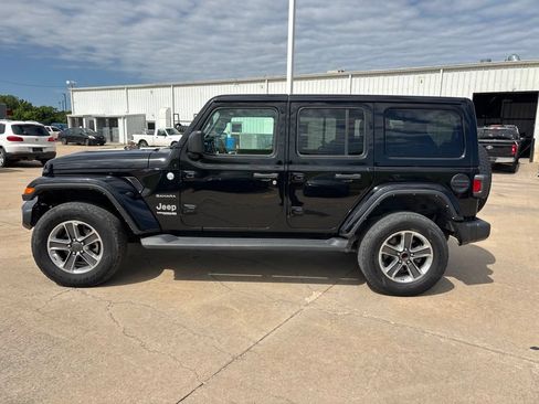 Used 2021 Jeep Wrangler Unlimited Sahara AWD/4WD image 6