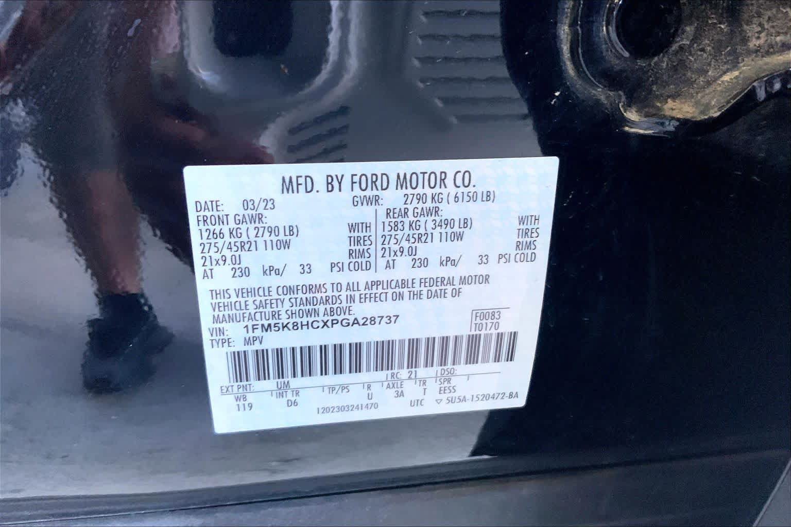 Used 2023 Ford Explorer Platinum w/ Technology Package AWD/4WD image 32