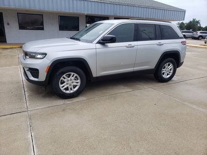 New 2025 Jeep Grand Cherokee Laredo w/ Trailer Tow Package