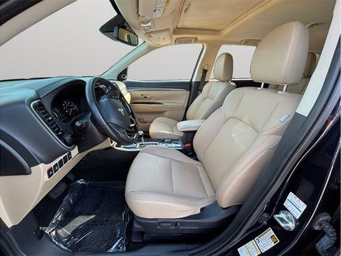 Used 2019 Mitsubishi Outlander SEL AWD/4WD image 2