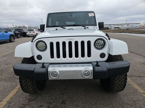 Used 2015 Jeep Wrangler Unlimited Sahara w/ Connectivity Group image 2