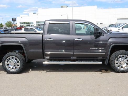 Used 2015 GMC Sierra 2500 Denali w/ Duramax Plus Package AWD/4WD image 8