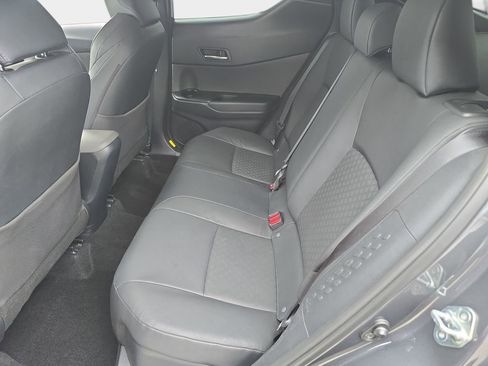 Used 2022 Toyota C-HR Limited FWD image 16