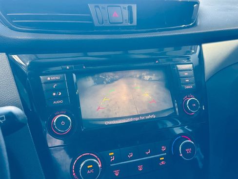 Used 2019 Nissan Rogue Sport S FWD image 16