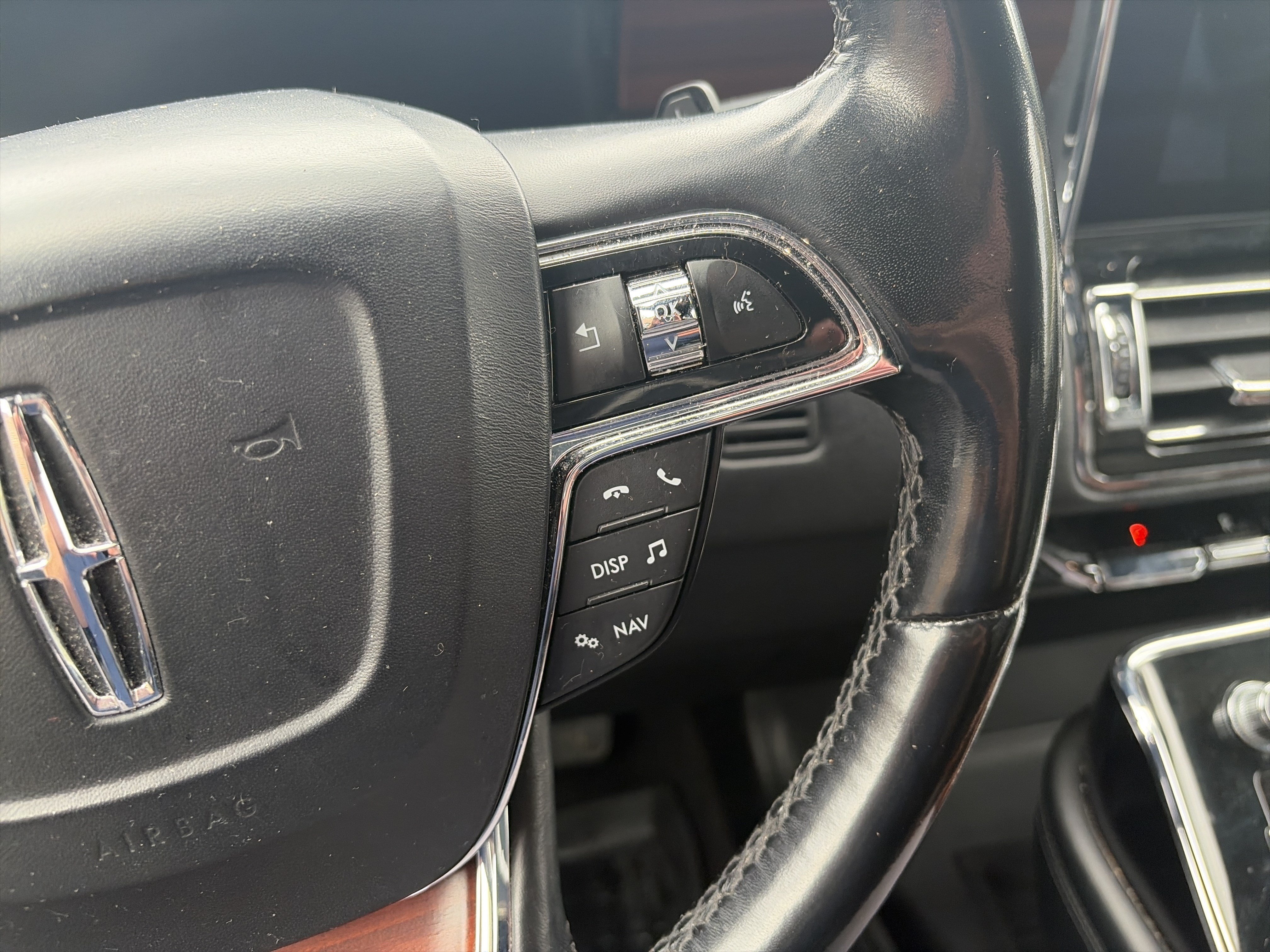 Used 2018 Lincoln Navigator Select AWD/4WD image 20
