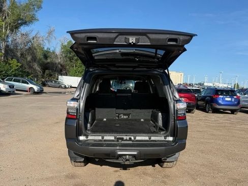 Used 2019 Toyota 4Runner SR5 AWD/4WD image 17