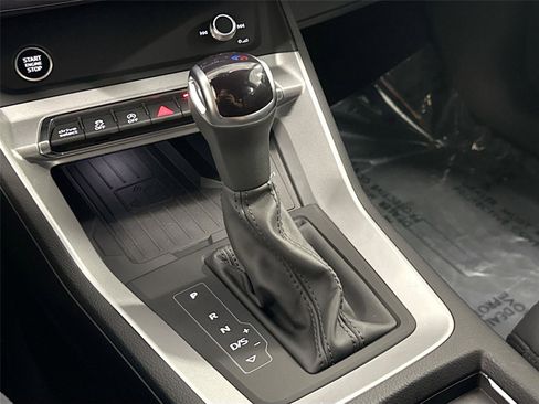 Certified 2025 Audi Q3 2.0T Premium w/ Convenience Package image 16