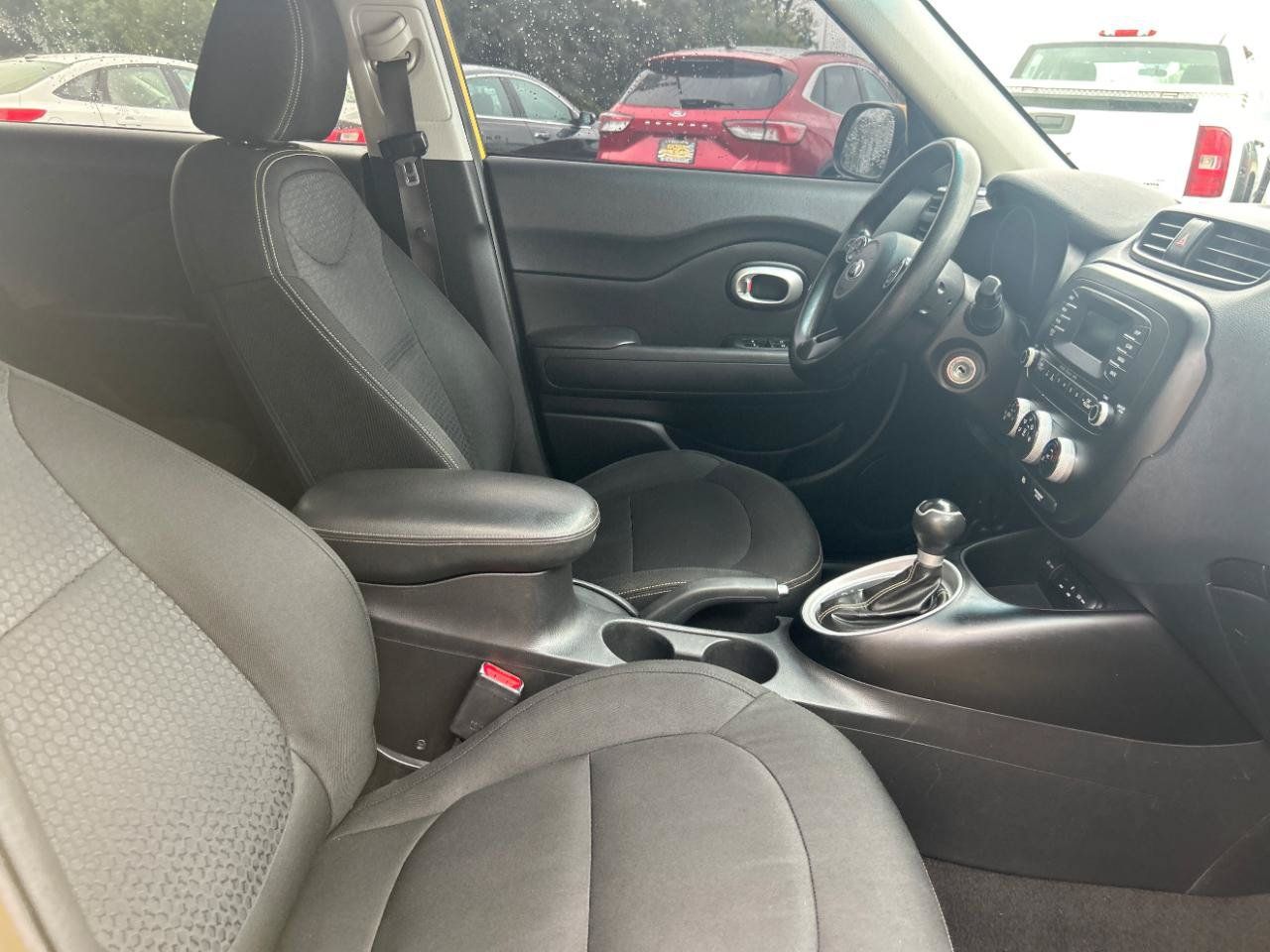 Used 2014 Kia Soul + FWD image 22