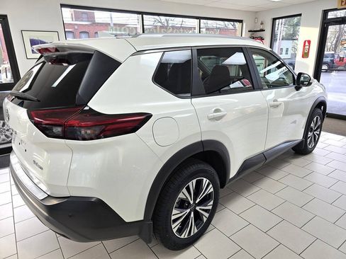 Used 2023 Nissan Rogue SV w/ SV Premium B Package AWD/4WD image 10