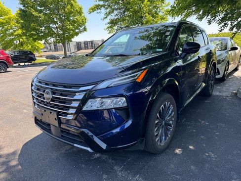 Used 2024 Nissan Rogue Platinum AWD/4WD image 3