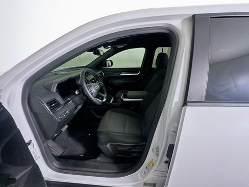Used 2025 GMC Terrain Elevation image 13