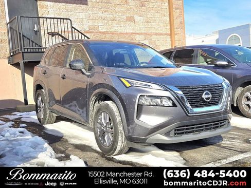 Used 2023 Nissan Rogue S image 1