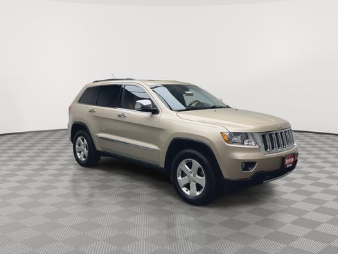 Used 2012 Jeep Grand Cherokee Overland image 34