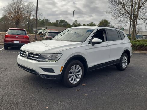 Used 2019 Volkswagen Tiguan SE image 1
