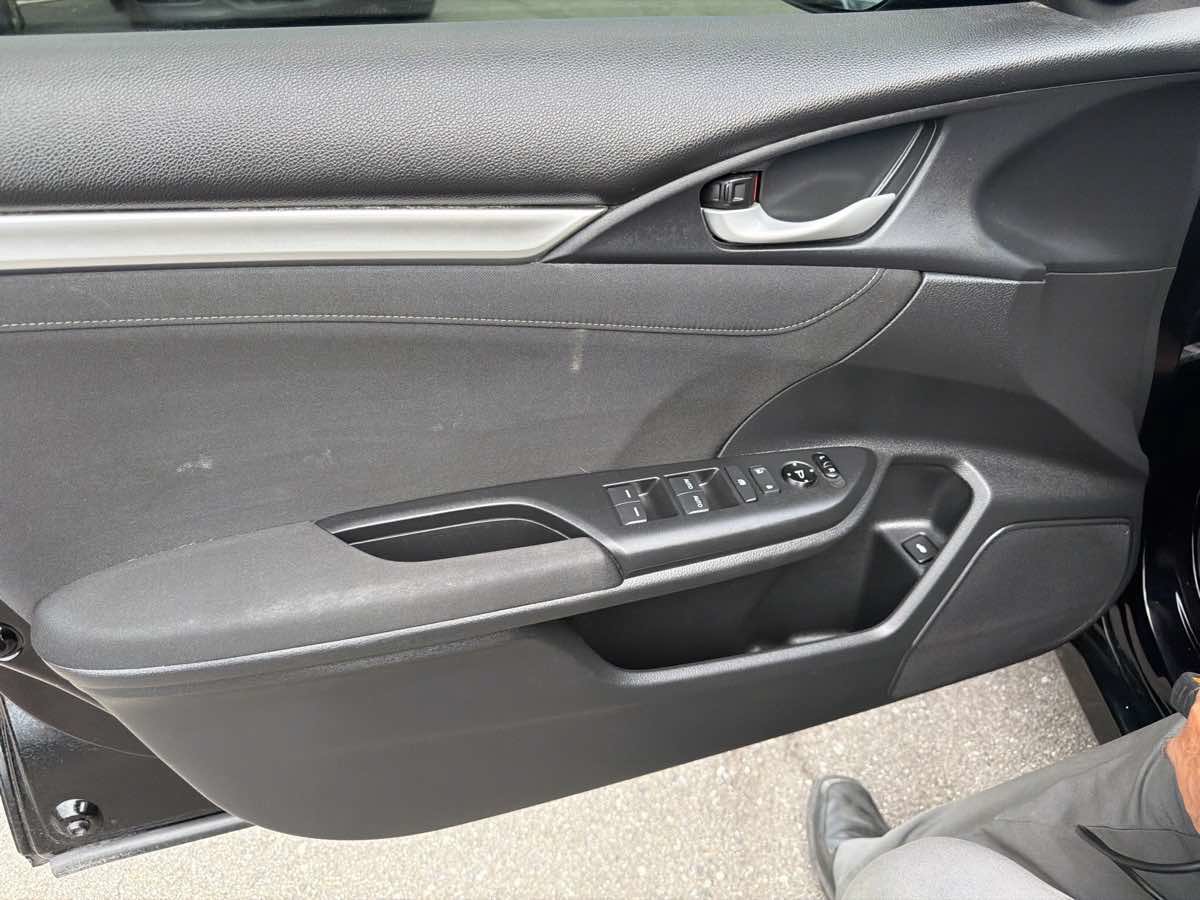 Used 2017 Honda Civic EX-T image 10