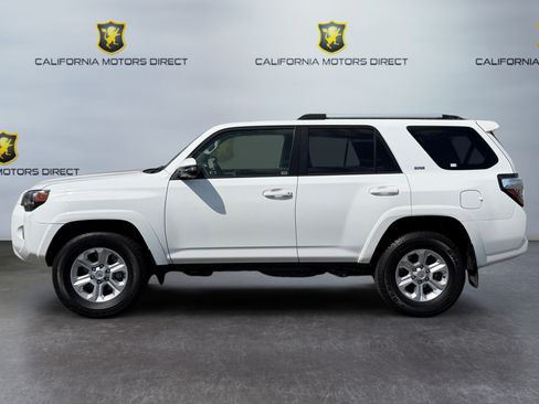 Used 2024 Toyota 4Runner SR5 Premium w/ Moonroof Package RWD image 6